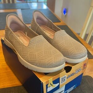Skechers hands free slip-ins Taupe, size 6.5, NEVER WORN